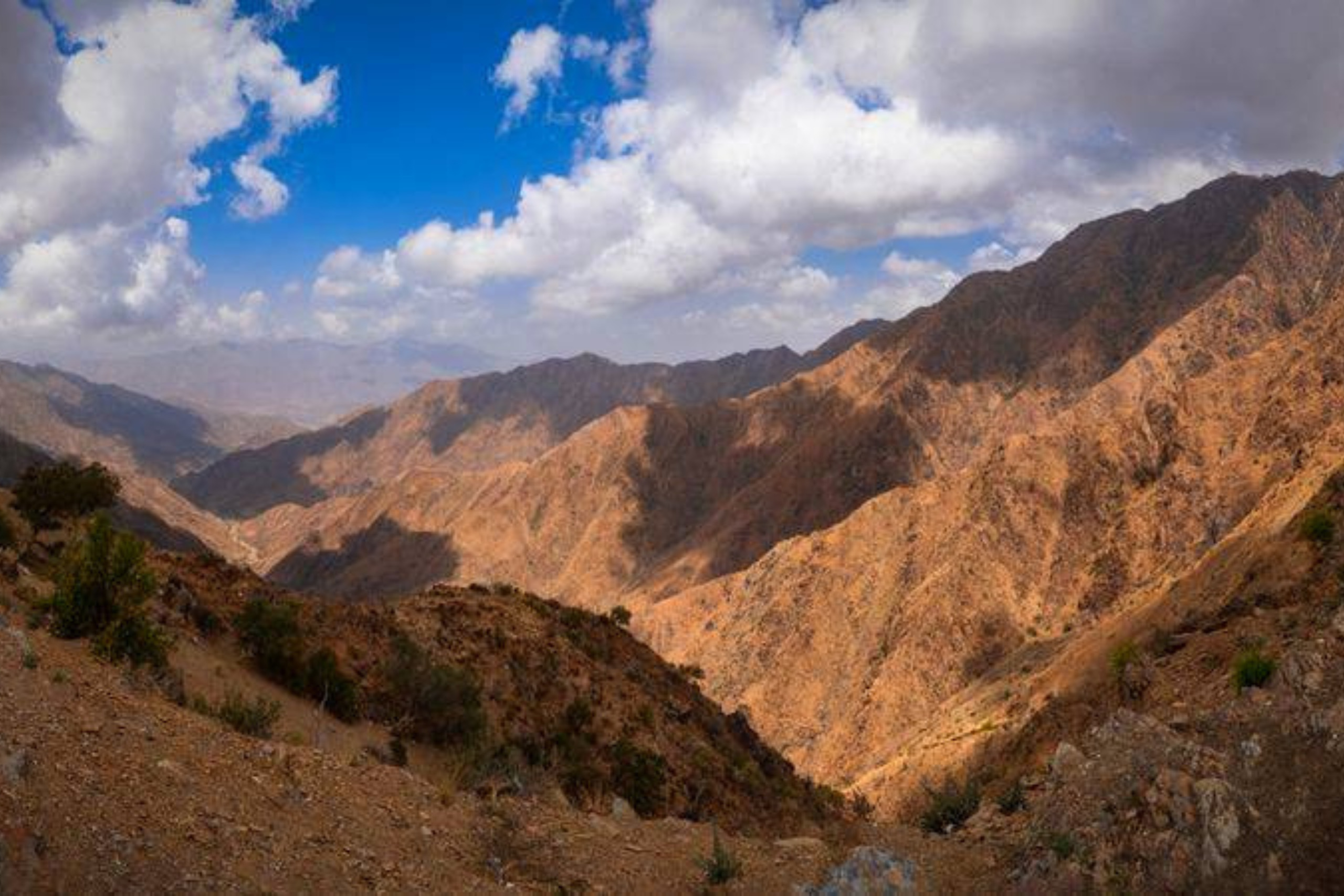 Randonnée dans les montagnes d'Asir en Arabie saoudite